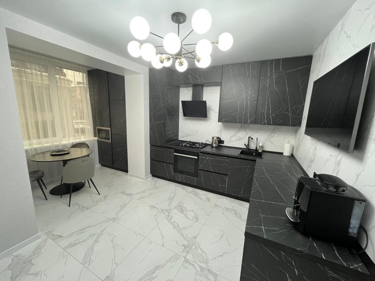 Апартаменти Люкс3 Khmel'nyts'kyy Exterior photo