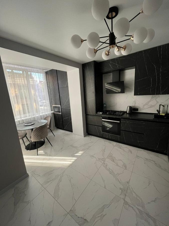 Апартаменти Люкс3 Khmel'nyts'kyy Exterior photo